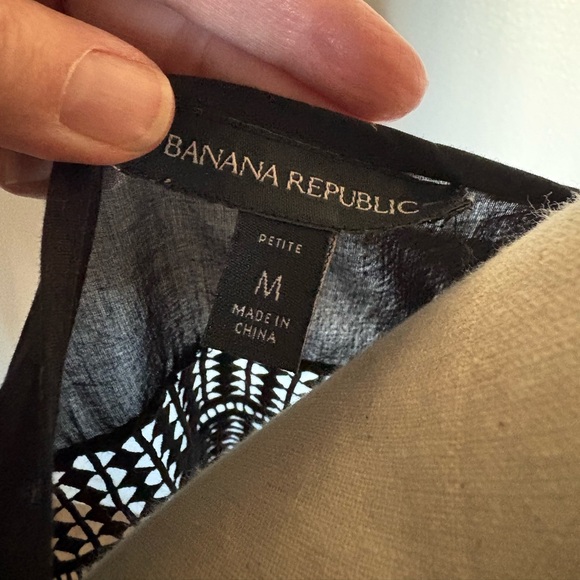 Modern Black Geometric Shape Lace Top - Picture 6 of 7